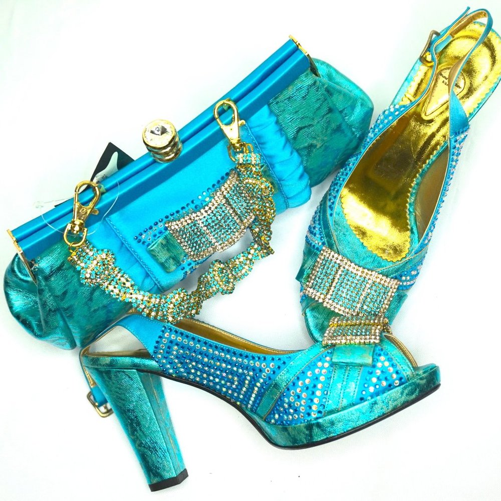 PRIM AND PROPER TURQUOISE S&B SET